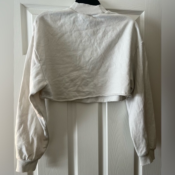 H&M Divided Cropped Sweatshirt Size M - Picture 3 of 4